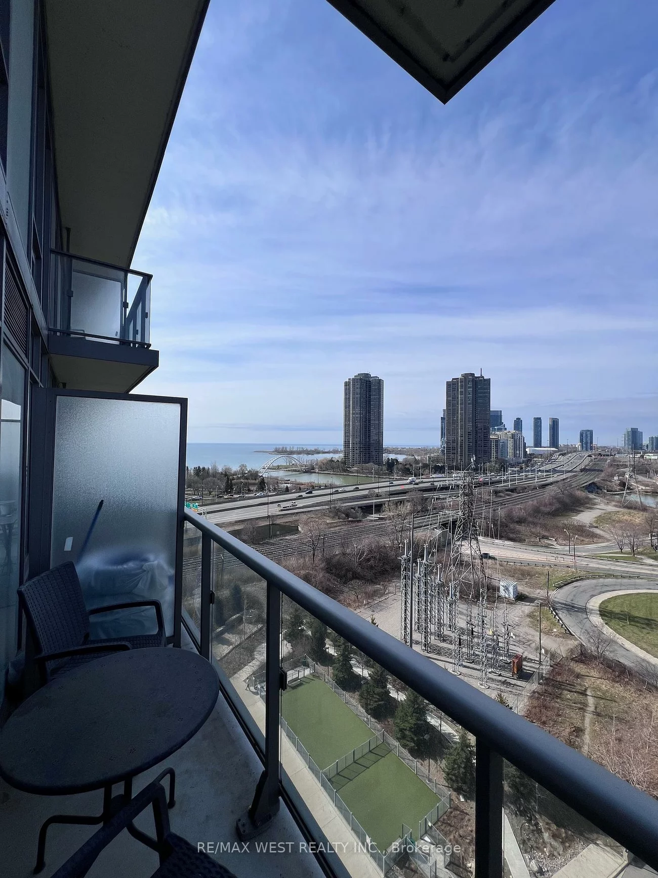 105, The Queensway, High Park-Swansea, Toronto