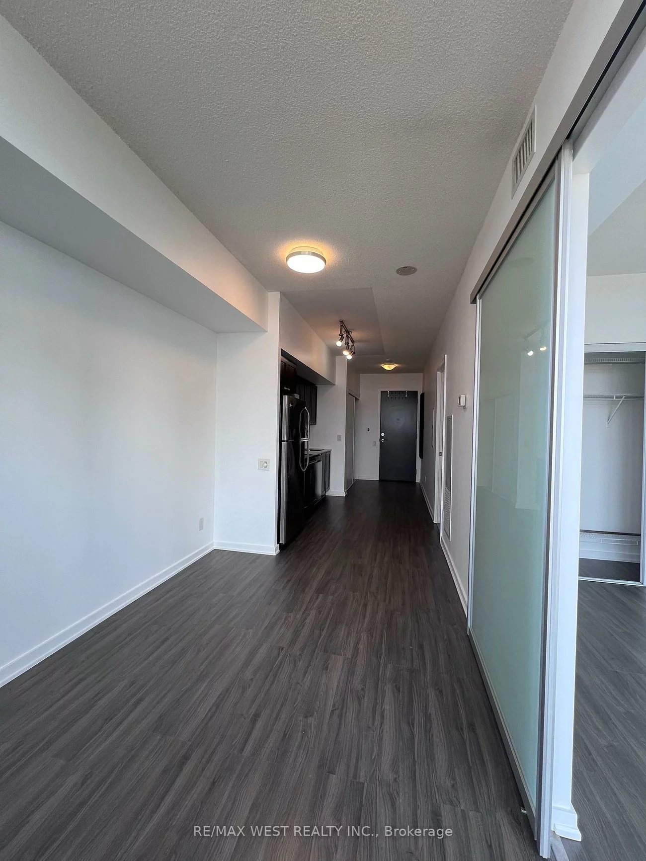 105, The Queensway, High Park-Swansea, Toronto