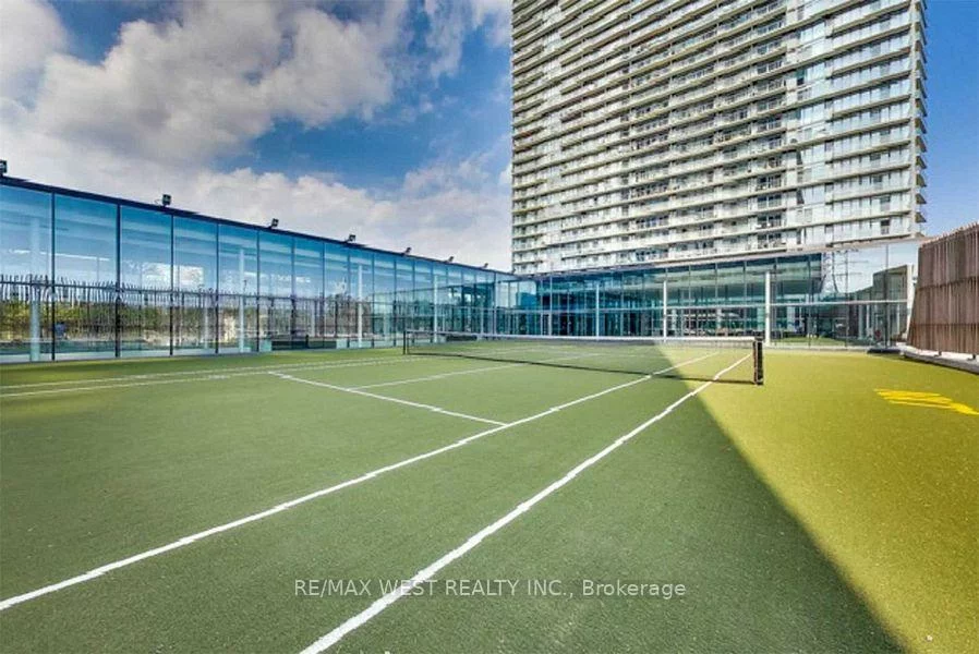 105, The Queensway, High Park-Swansea, Toronto
