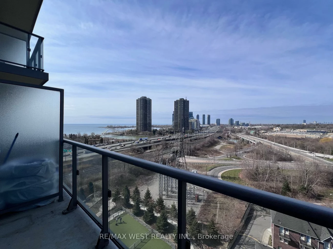 105, The Queensway, High Park-Swansea, Toronto