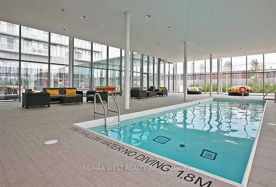 105, The Queensway, High Park-Swansea, Toronto