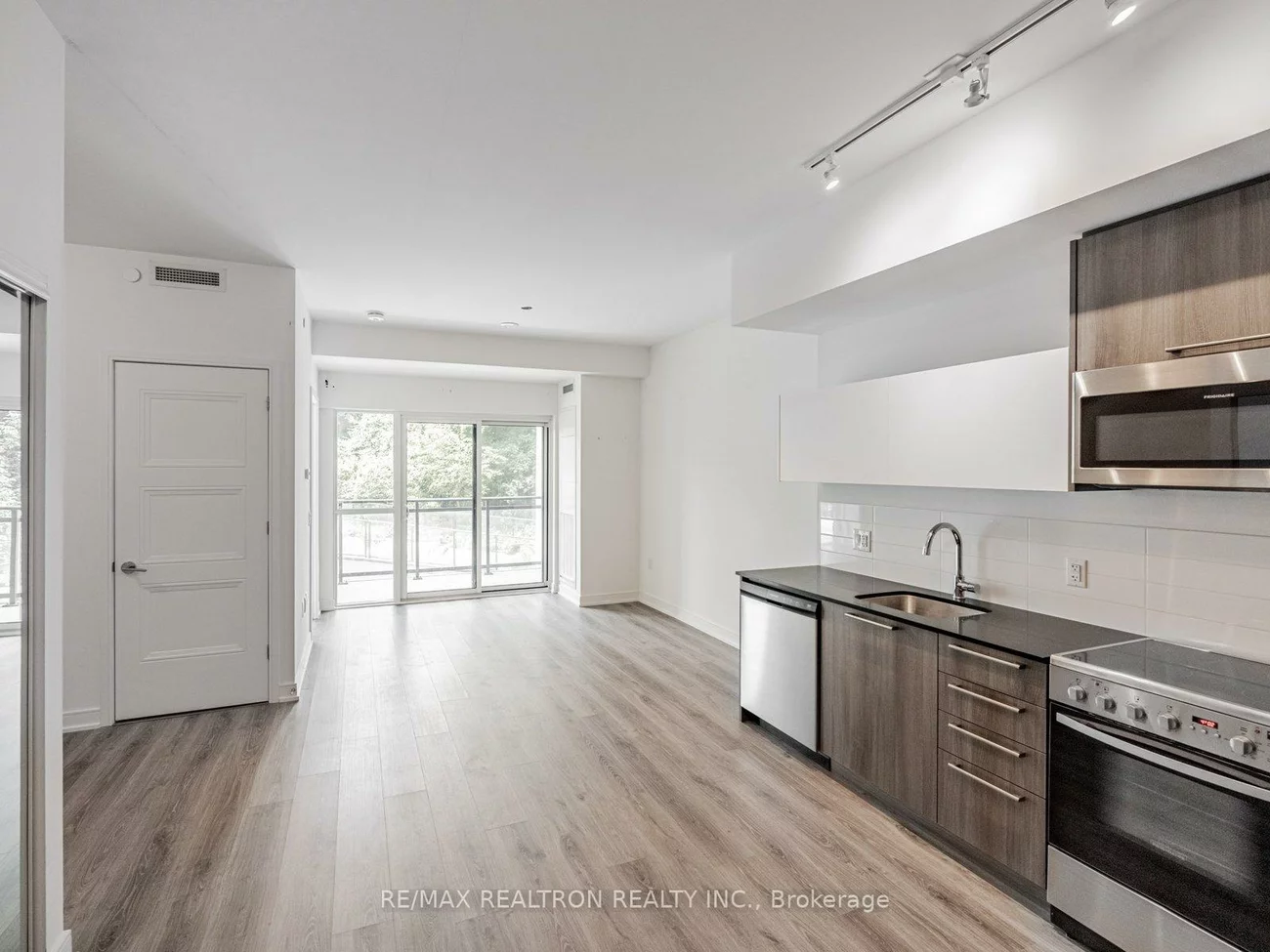 25, Neighbourhood, Stonegate-Queensway, Toronto