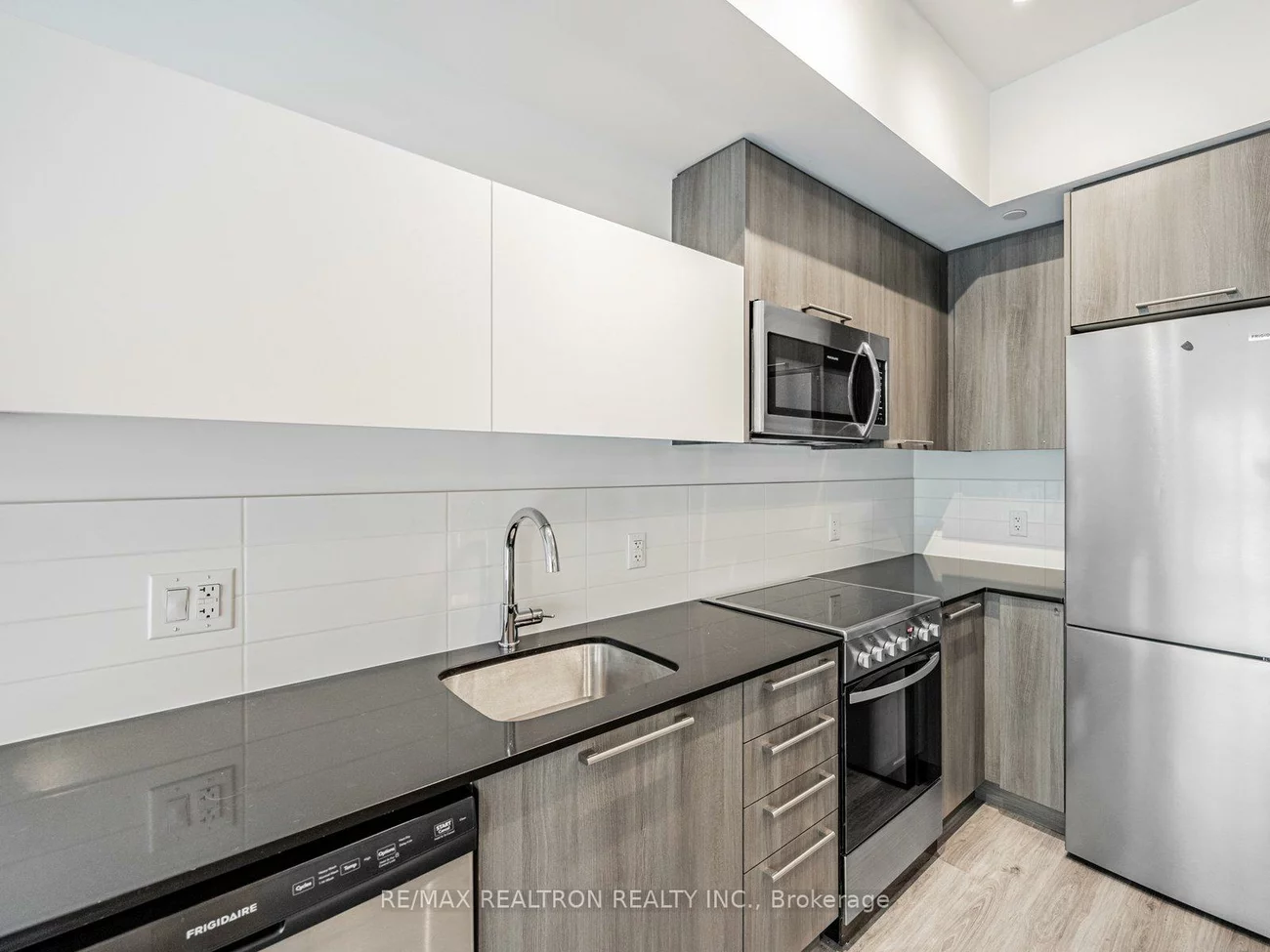 25, Neighbourhood, Stonegate-Queensway, Toronto