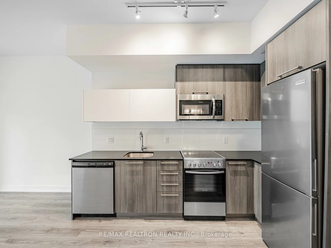 25, Neighbourhood, Stonegate-Queensway, Toronto