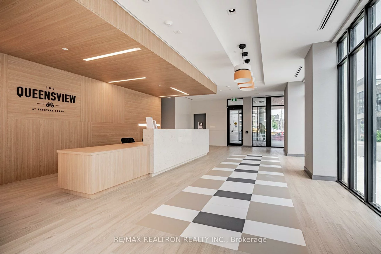 25, Neighbourhood, Stonegate-Queensway, Toronto