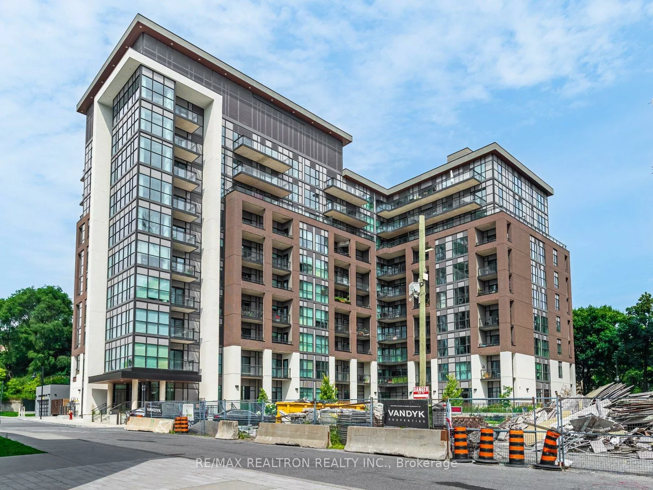 25, Neighbourhood, Stonegate-Queensway, Toronto