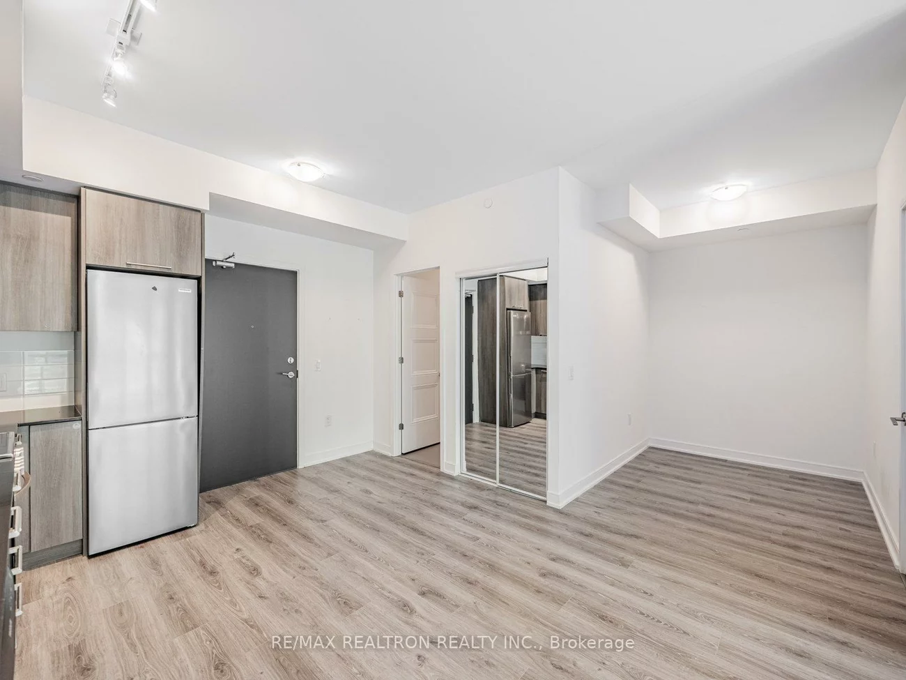 25, Neighbourhood, Stonegate-Queensway, Toronto