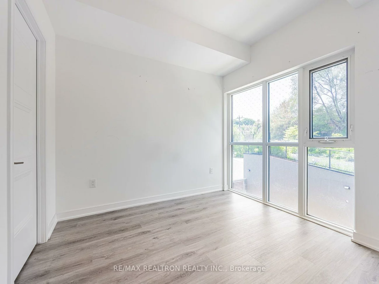 25, Neighbourhood, Stonegate-Queensway, Toronto