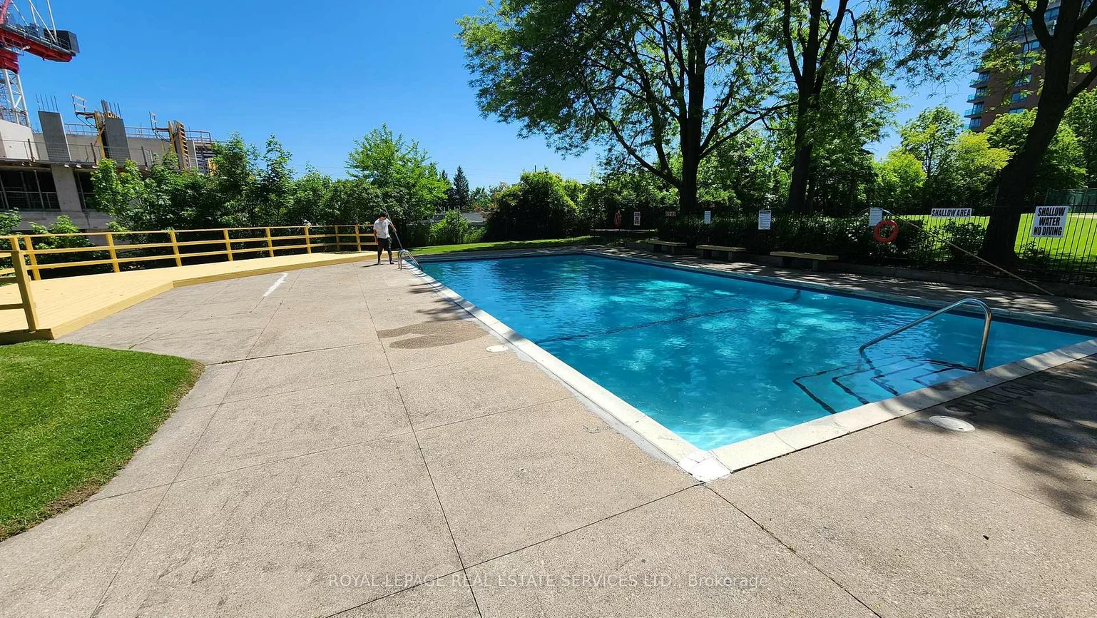 165, La Rose, Humber Heights, Toronto