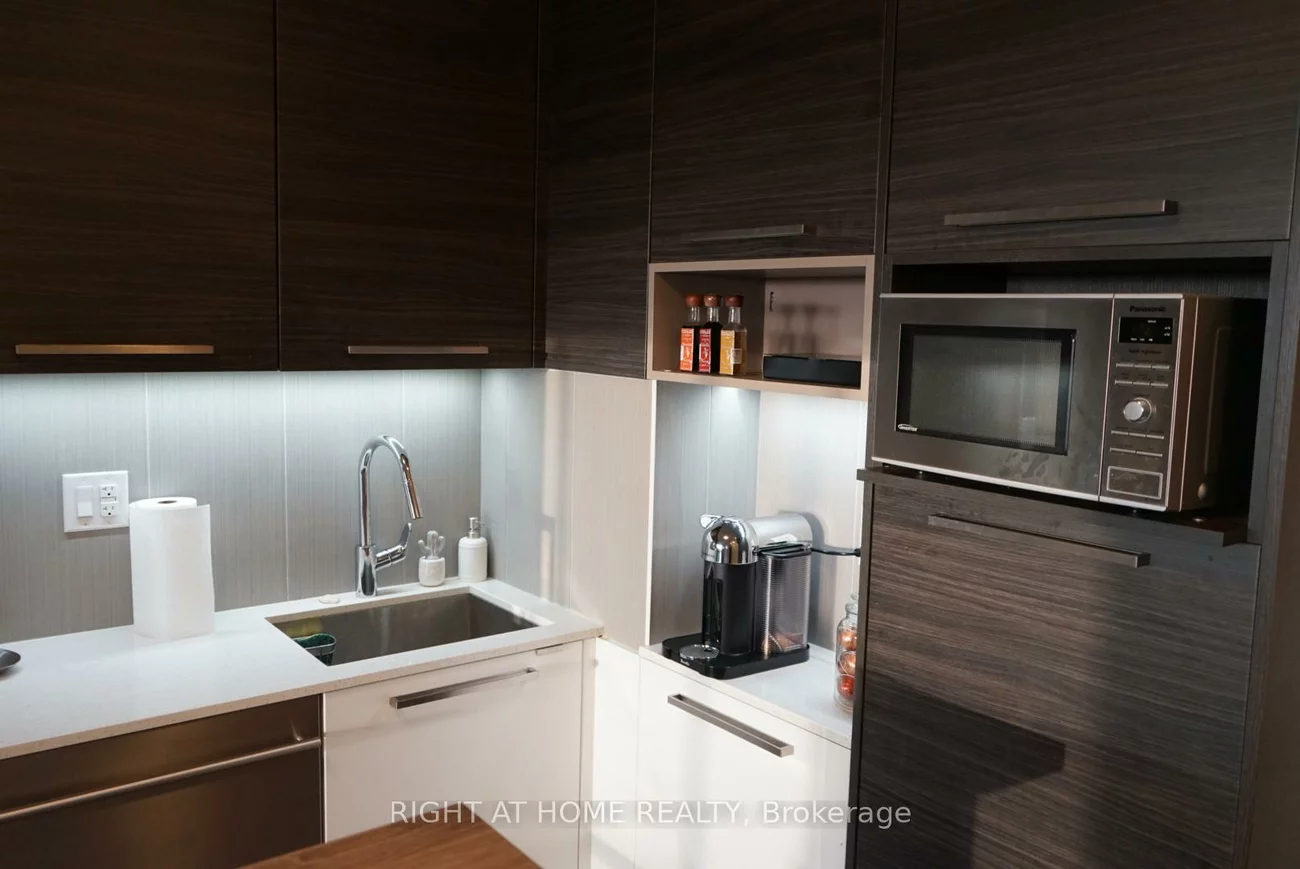 36, Park Lawn, Mimico, Toronto