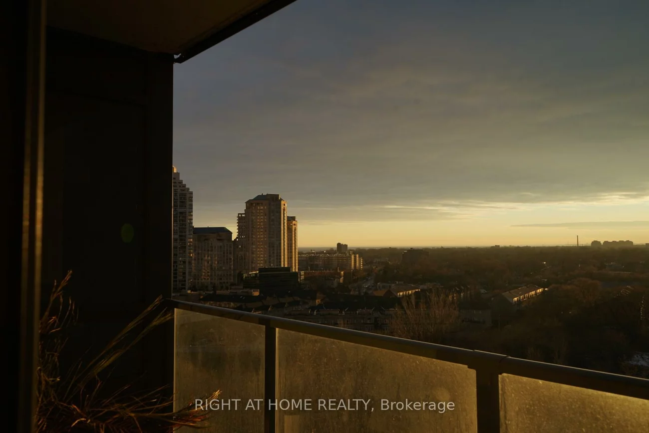 36, Park Lawn, Mimico, Toronto