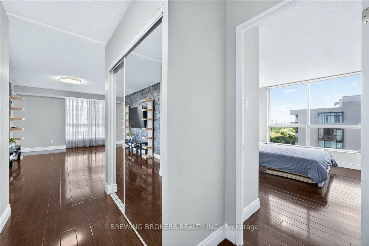 2901, Kipling, Mount Olive-Silverstone-Jamestown, Toronto