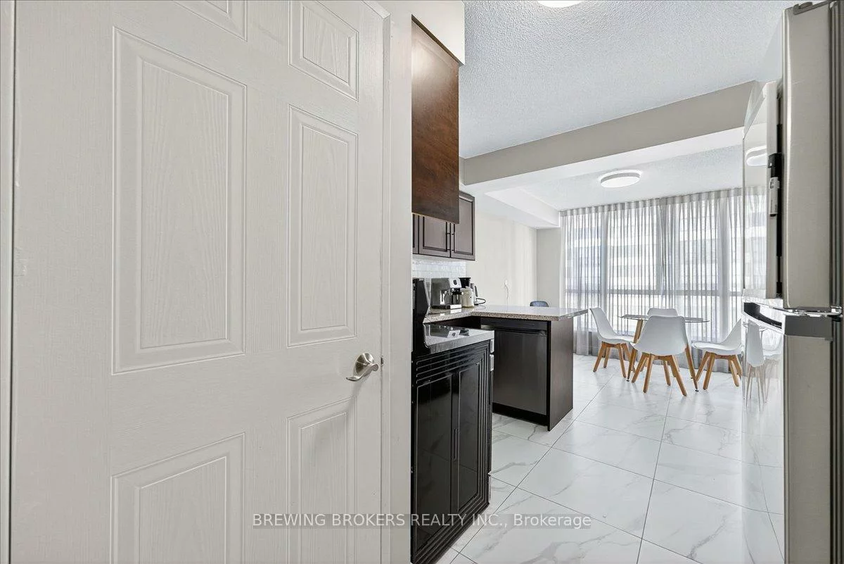 2901, Kipling, Mount Olive-Silverstone-Jamestown, Toronto