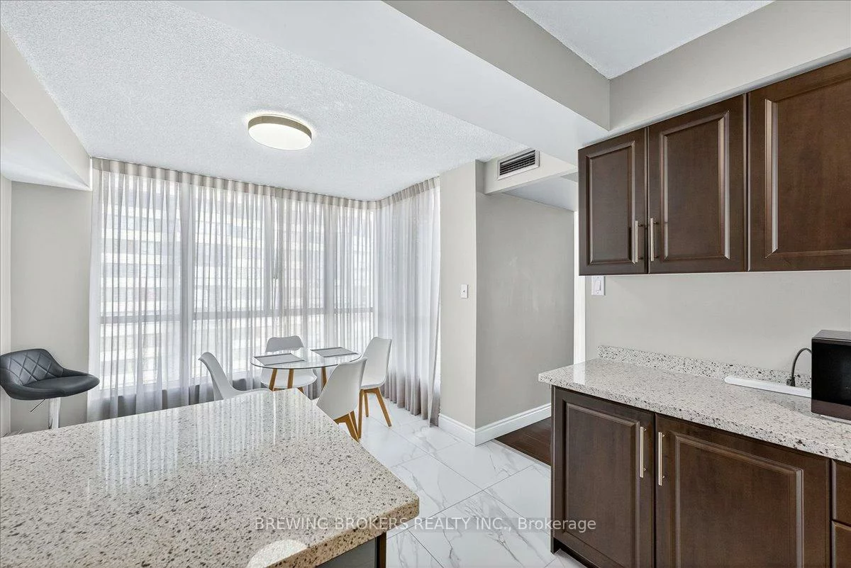 2901, Kipling, Mount Olive-Silverstone-Jamestown, Toronto