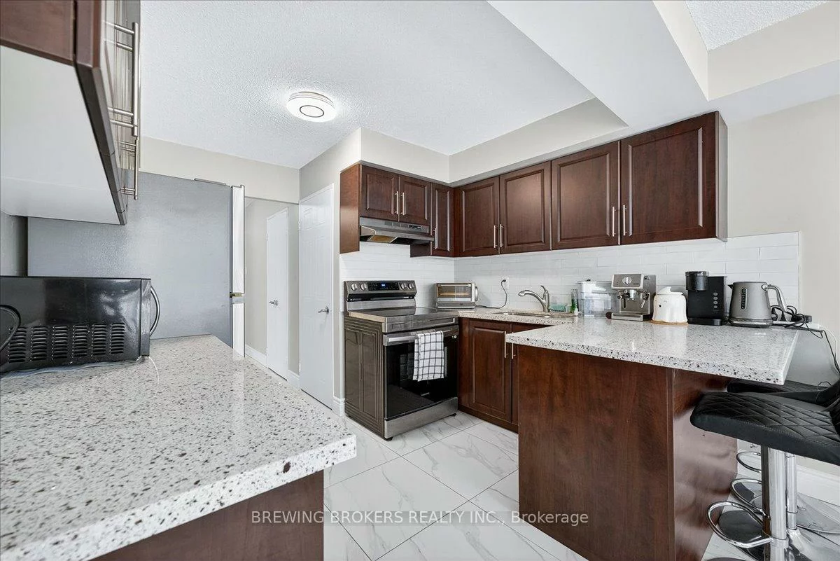 2901, Kipling, Mount Olive-Silverstone-Jamestown, Toronto
