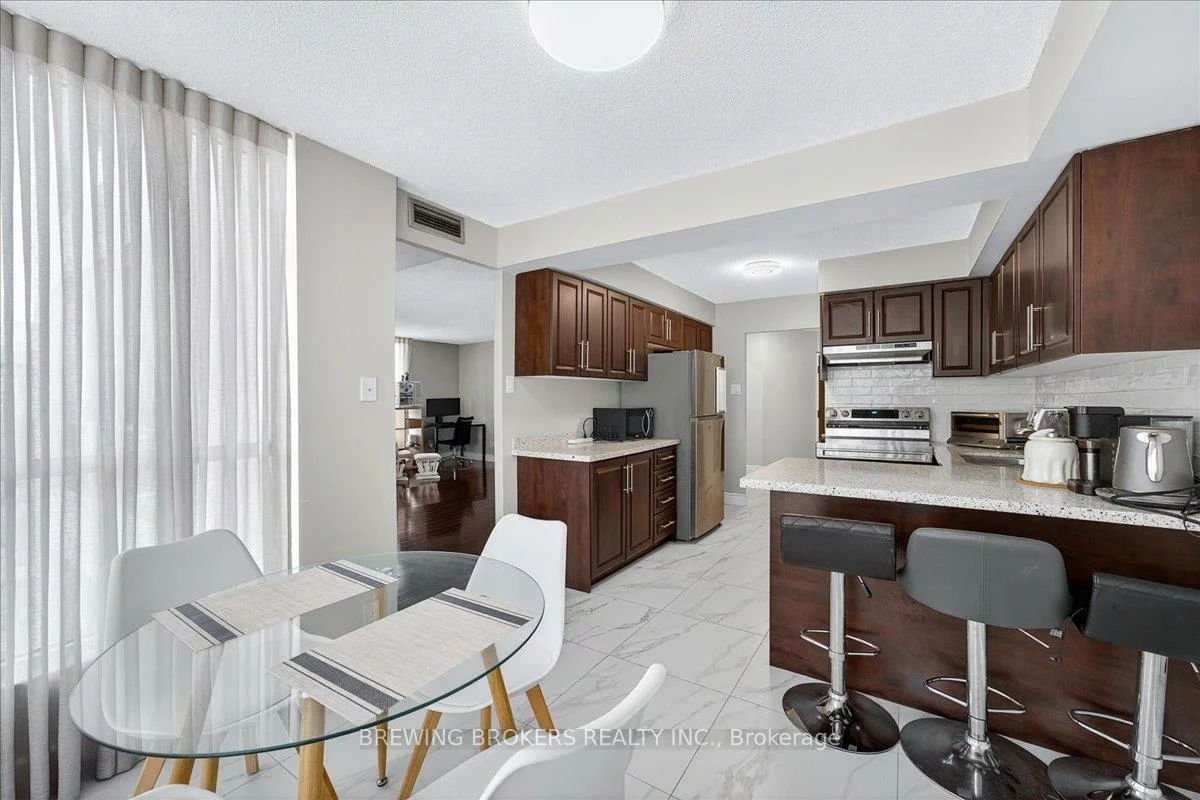 2901, Kipling, Mount Olive-Silverstone-Jamestown, Toronto