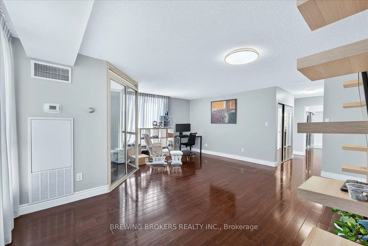 2901, Kipling, Mount Olive-Silverstone-Jamestown, Toronto