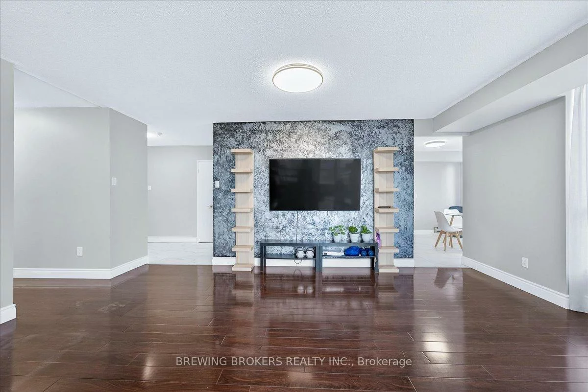 2901, Kipling, Mount Olive-Silverstone-Jamestown, Toronto