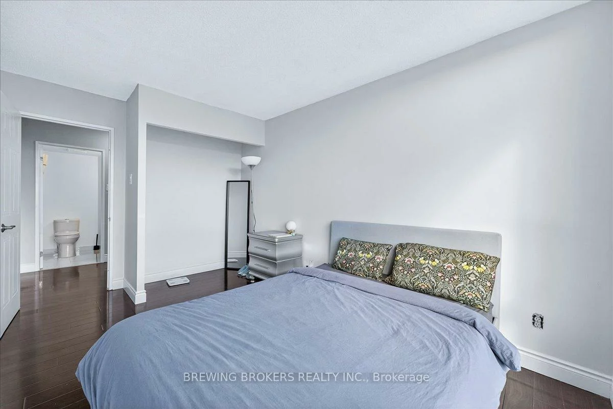 2901, Kipling, Mount Olive-Silverstone-Jamestown, Toronto