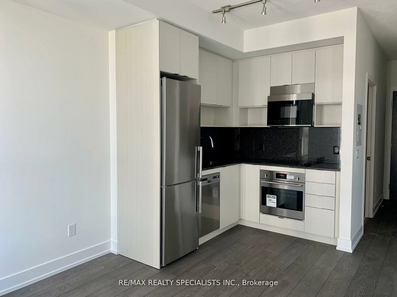 9, Mabelle, Islington-City Centre West, Toronto