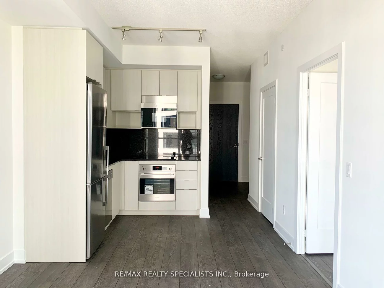 9, Mabelle, Islington-City Centre West, Toronto