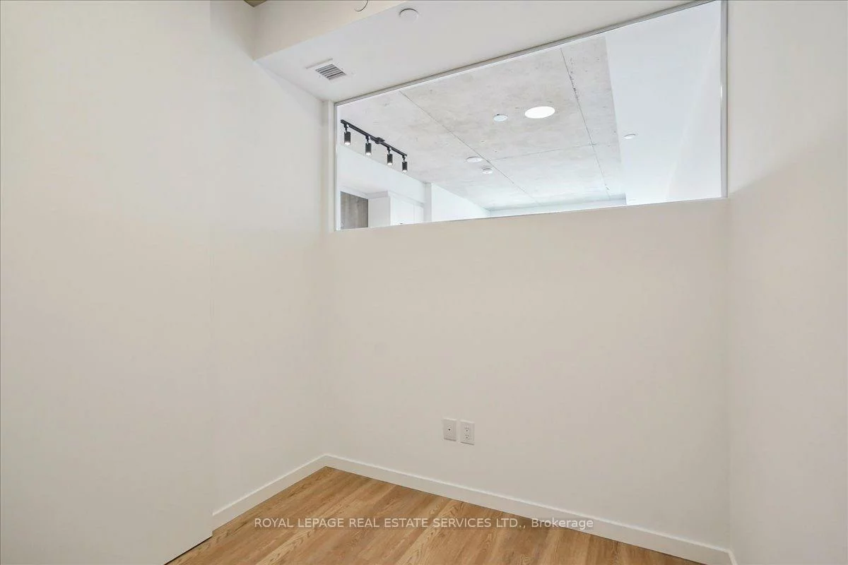 689, The Queensway, Stonegate-Queensway, Toronto