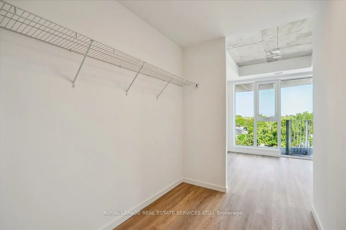 689, The Queensway, Stonegate-Queensway, Toronto