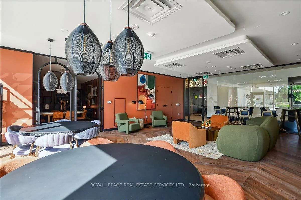 689, The Queensway, Stonegate-Queensway, Toronto