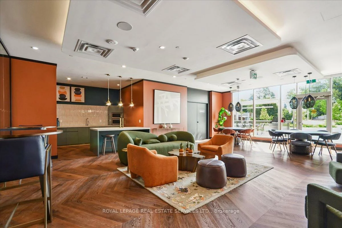 689, The Queensway, Stonegate-Queensway, Toronto