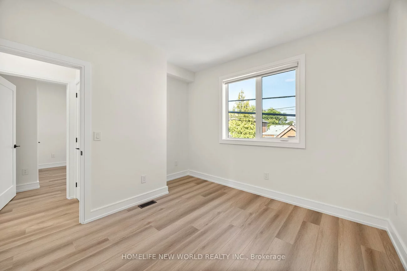 401  - 43, Batavia, Rockcliffe-Smythe, Toronto