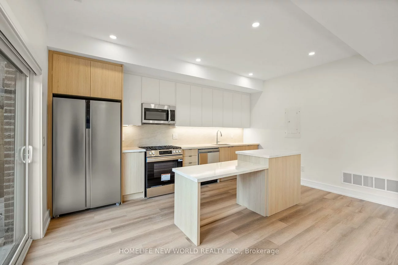 401  - 43, Batavia, Rockcliffe-Smythe, Toronto