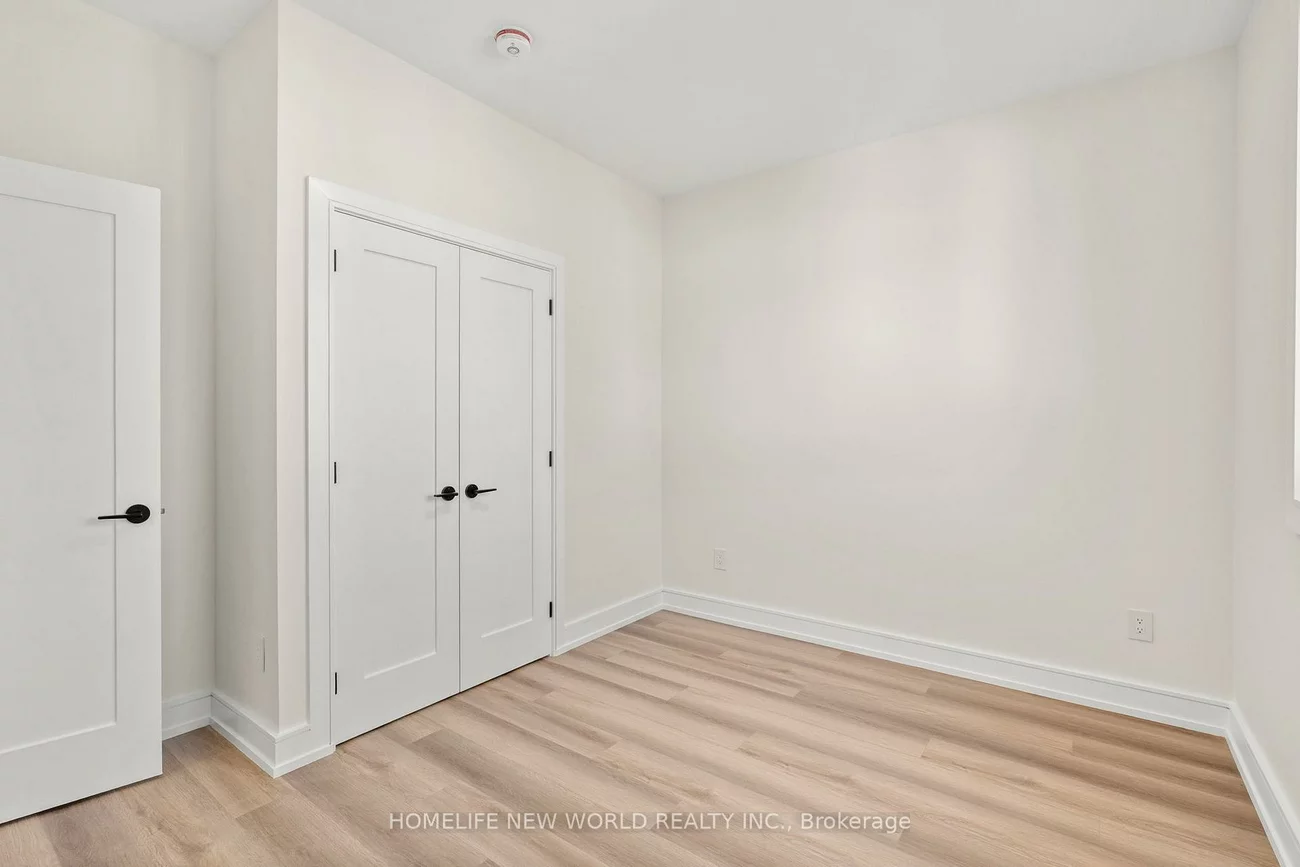 401  - 43, Batavia, Rockcliffe-Smythe, Toronto