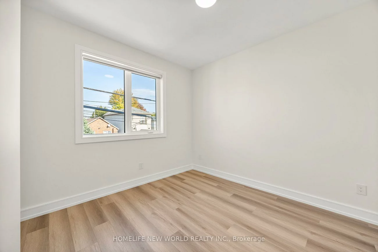 401  - 43, Batavia, Rockcliffe-Smythe, Toronto