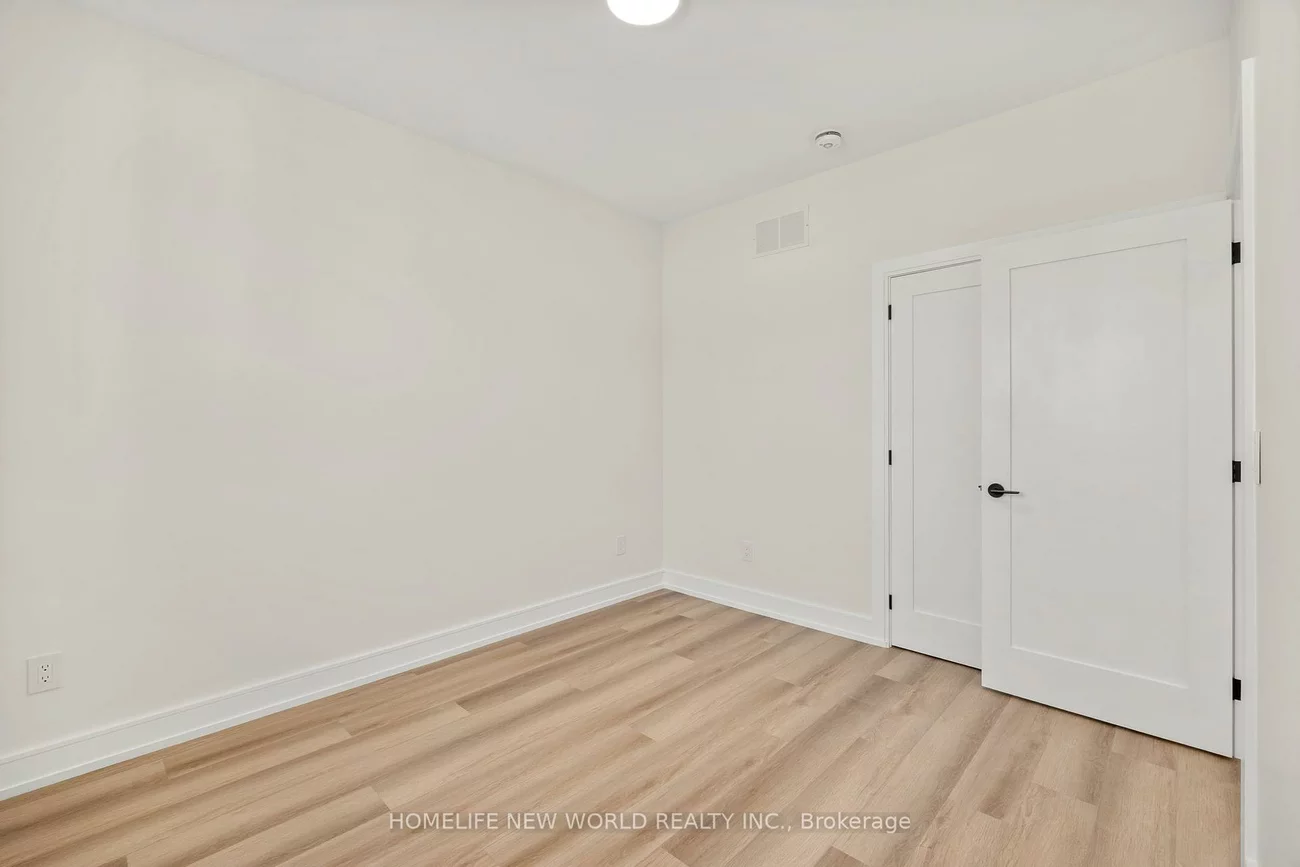 401  - 43, Batavia, Rockcliffe-Smythe, Toronto