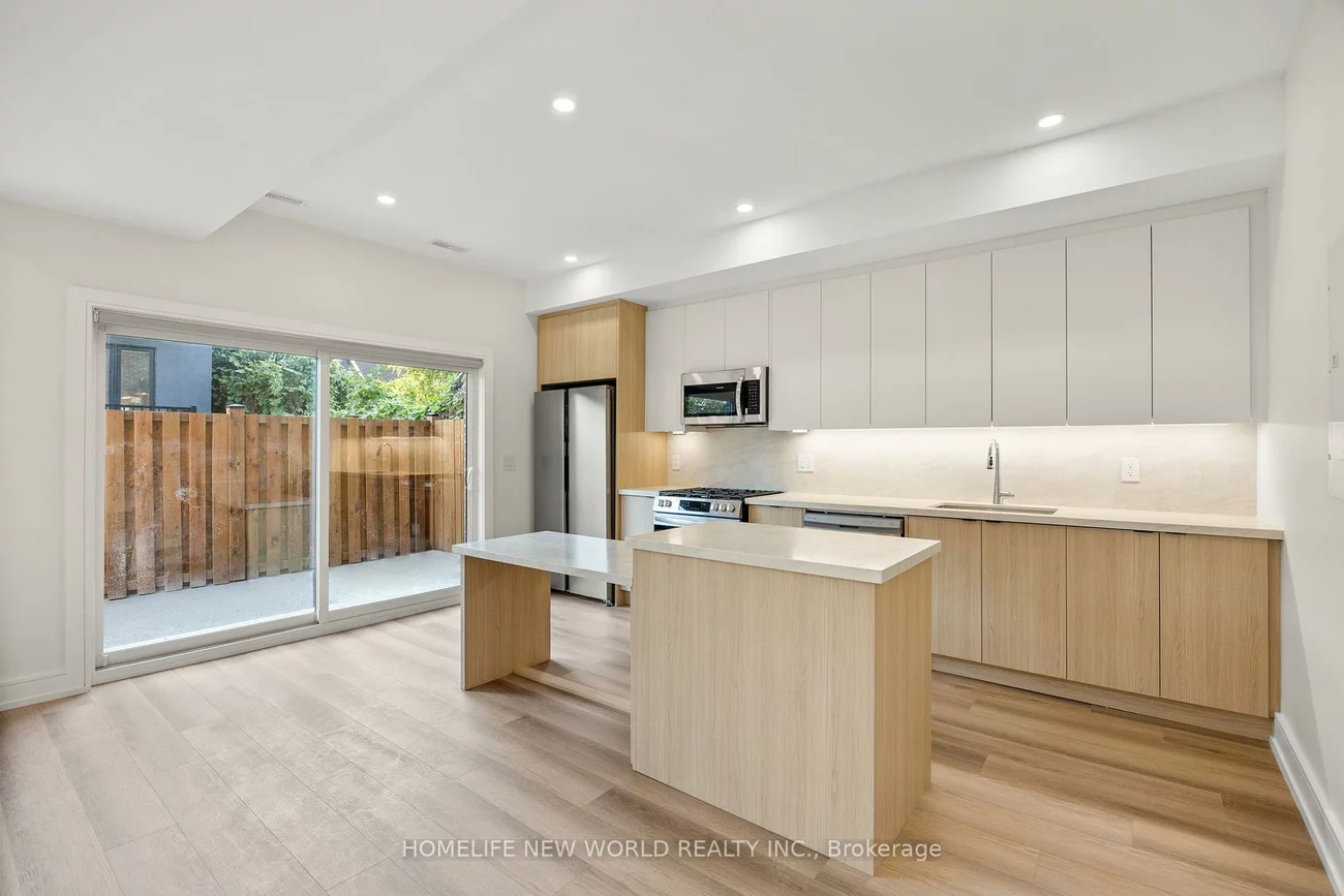 401  - 43, Batavia, Rockcliffe-Smythe, Toronto
