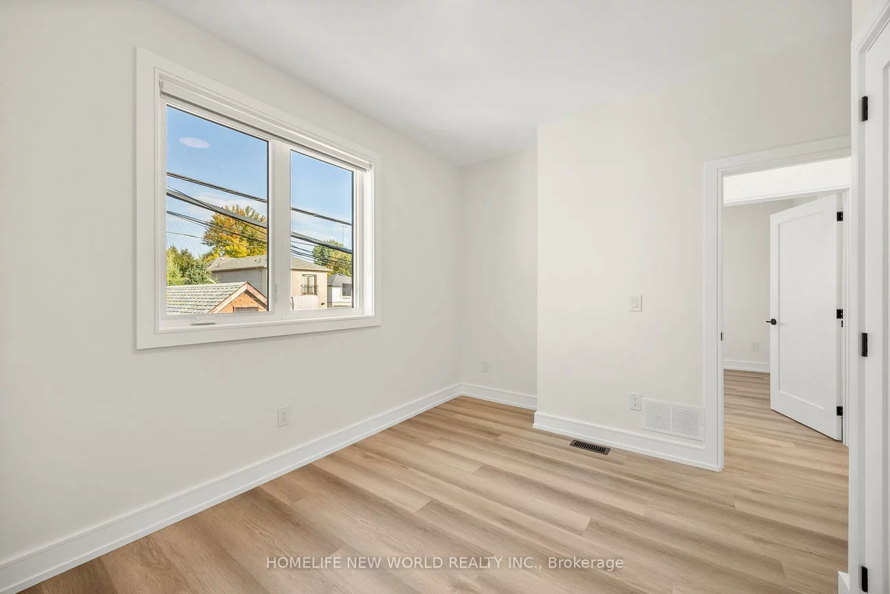401  - 43, Batavia, Rockcliffe-Smythe, Toronto