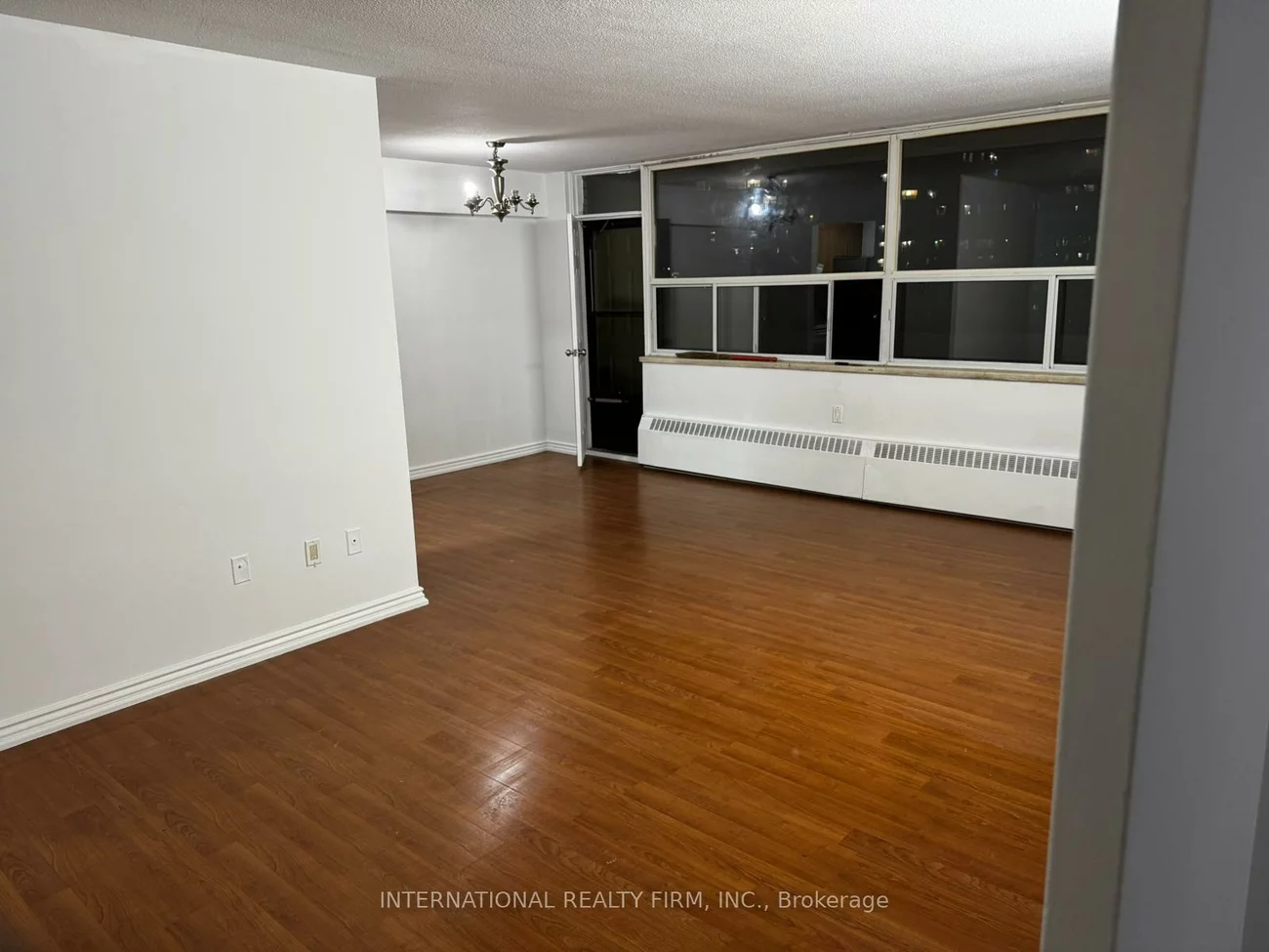1455, Lawrence, Brookhaven-Amesbury, Toronto