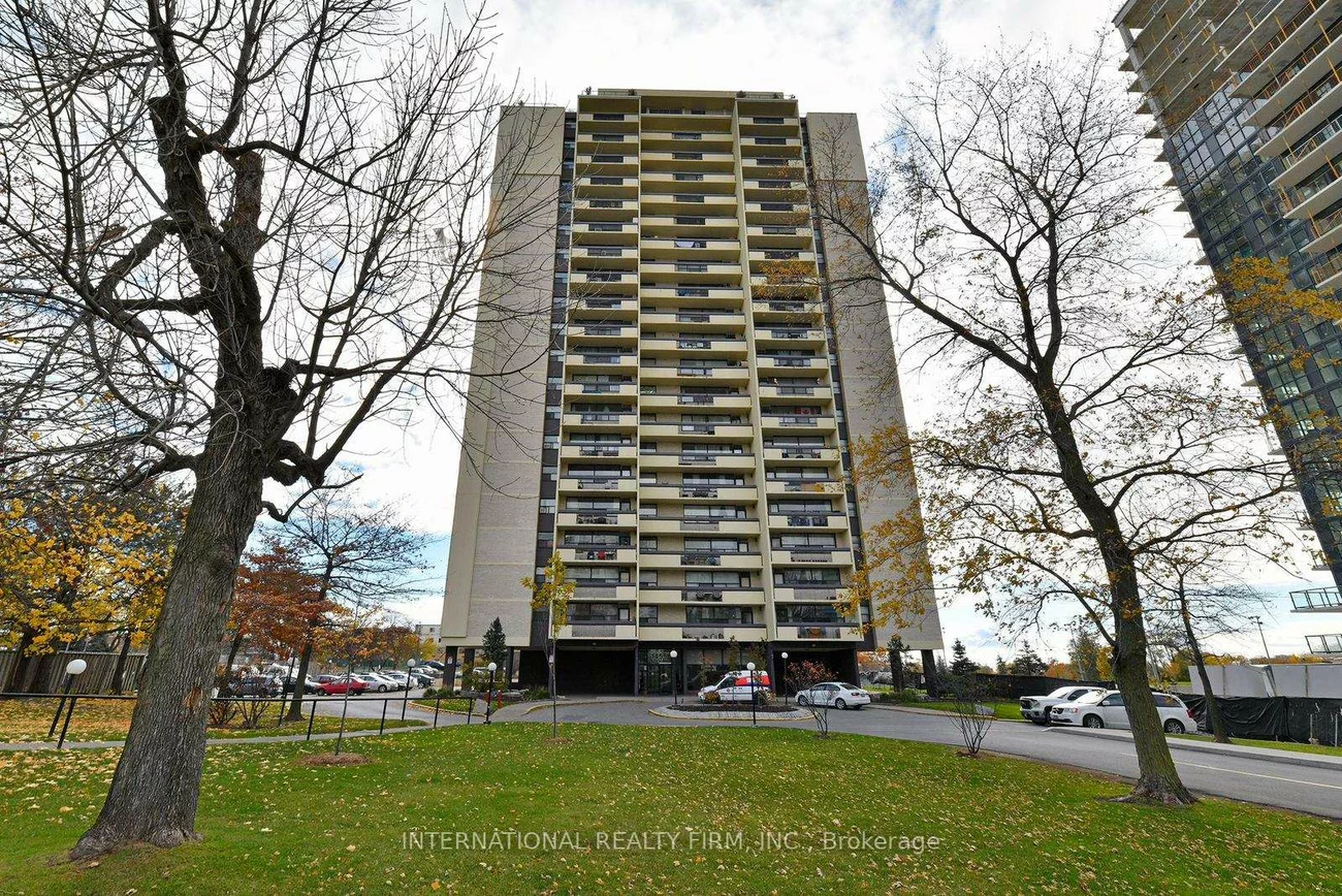1455, Lawrence, Brookhaven-Amesbury, Toronto