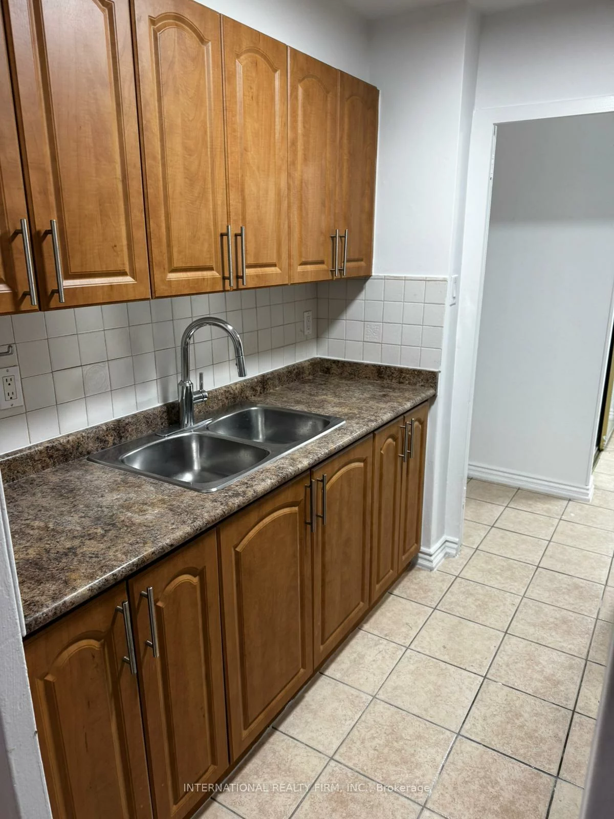 1455, Lawrence, Brookhaven-Amesbury, Toronto