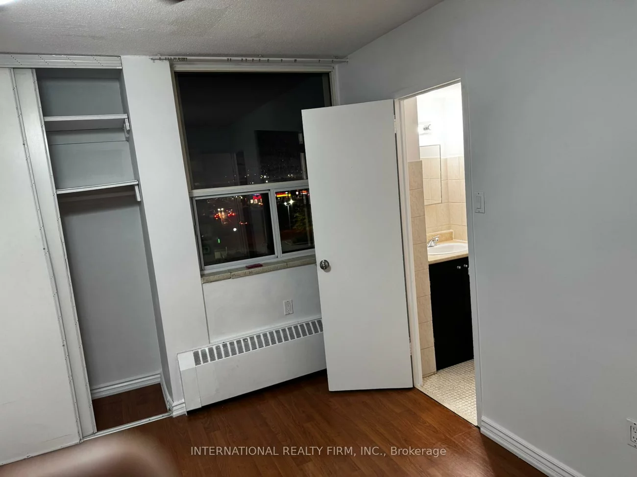 1455, Lawrence, Brookhaven-Amesbury, Toronto