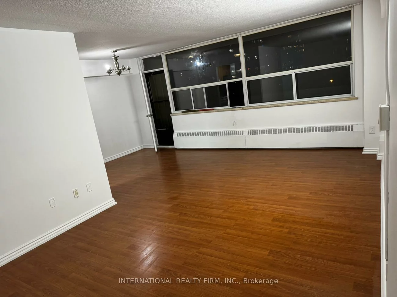 1455, Lawrence, Brookhaven-Amesbury, Toronto