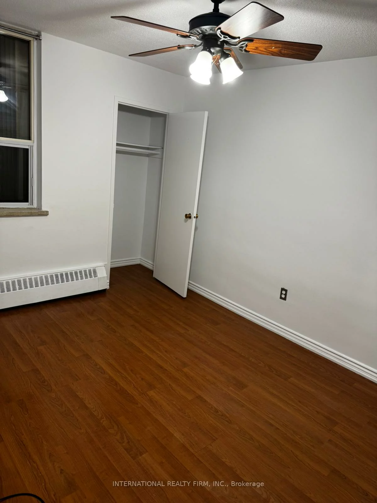 1455, Lawrence, Brookhaven-Amesbury, Toronto