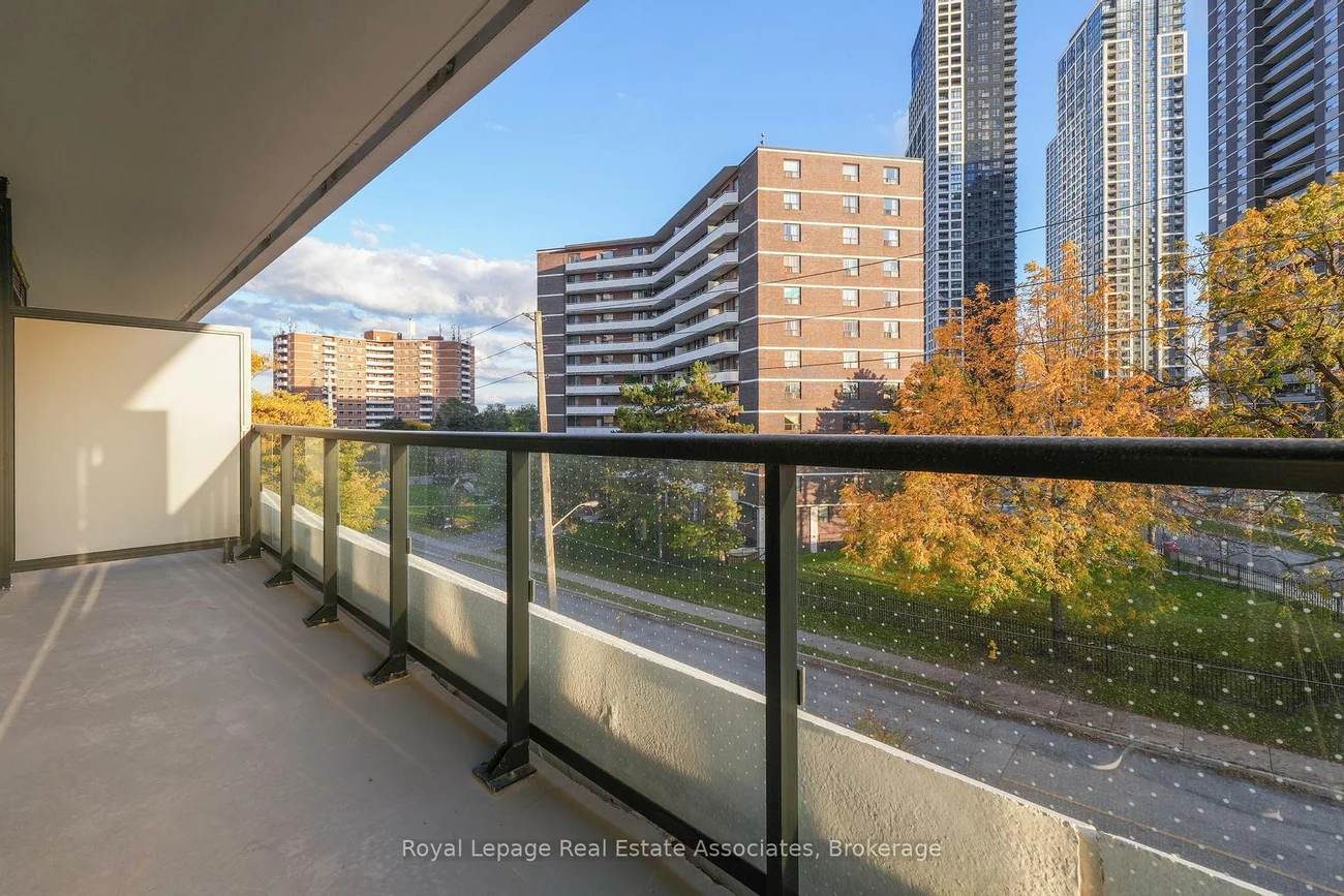 60, CENTRAL PARK ROADWAY, Islington-City Centre West, Toronto