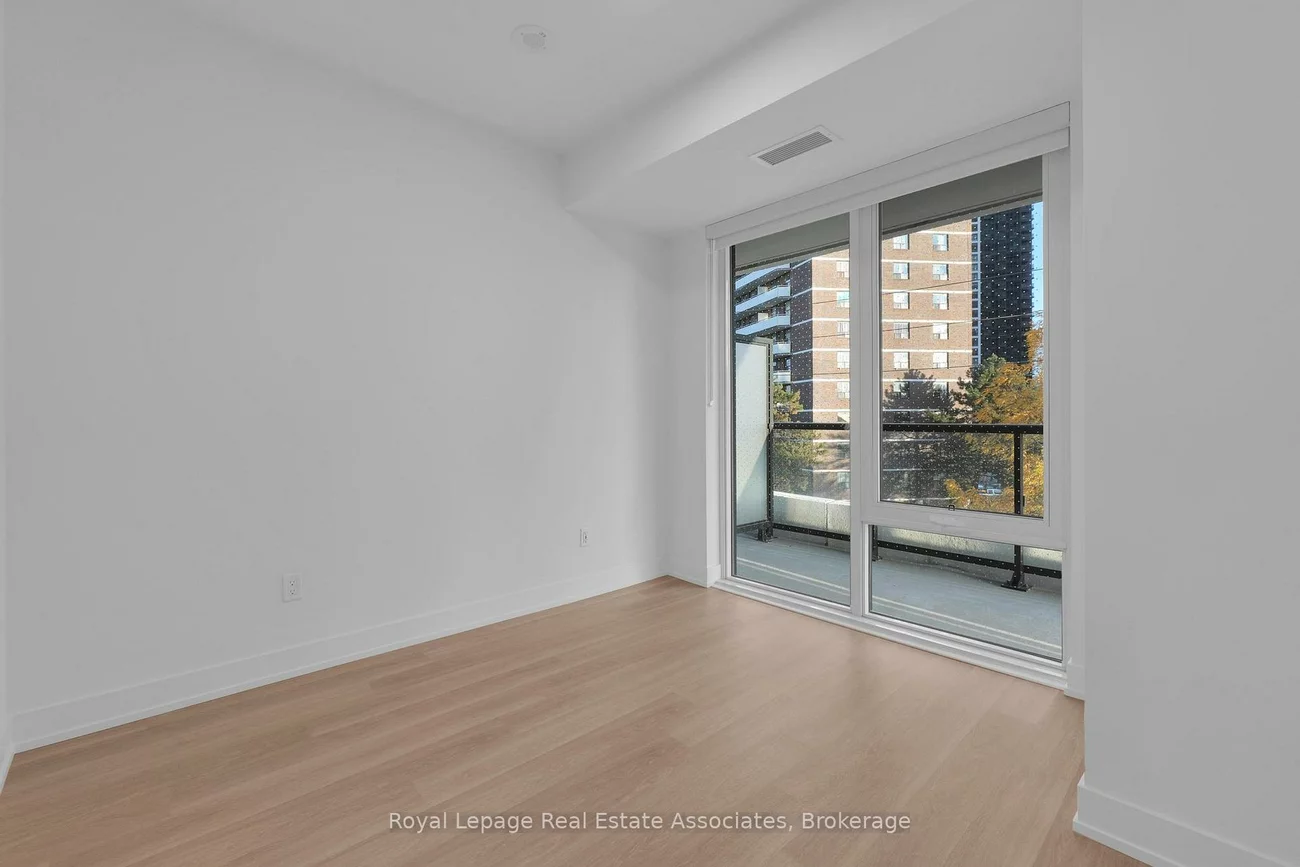 60, CENTRAL PARK ROADWAY, Islington-City Centre West, Toronto