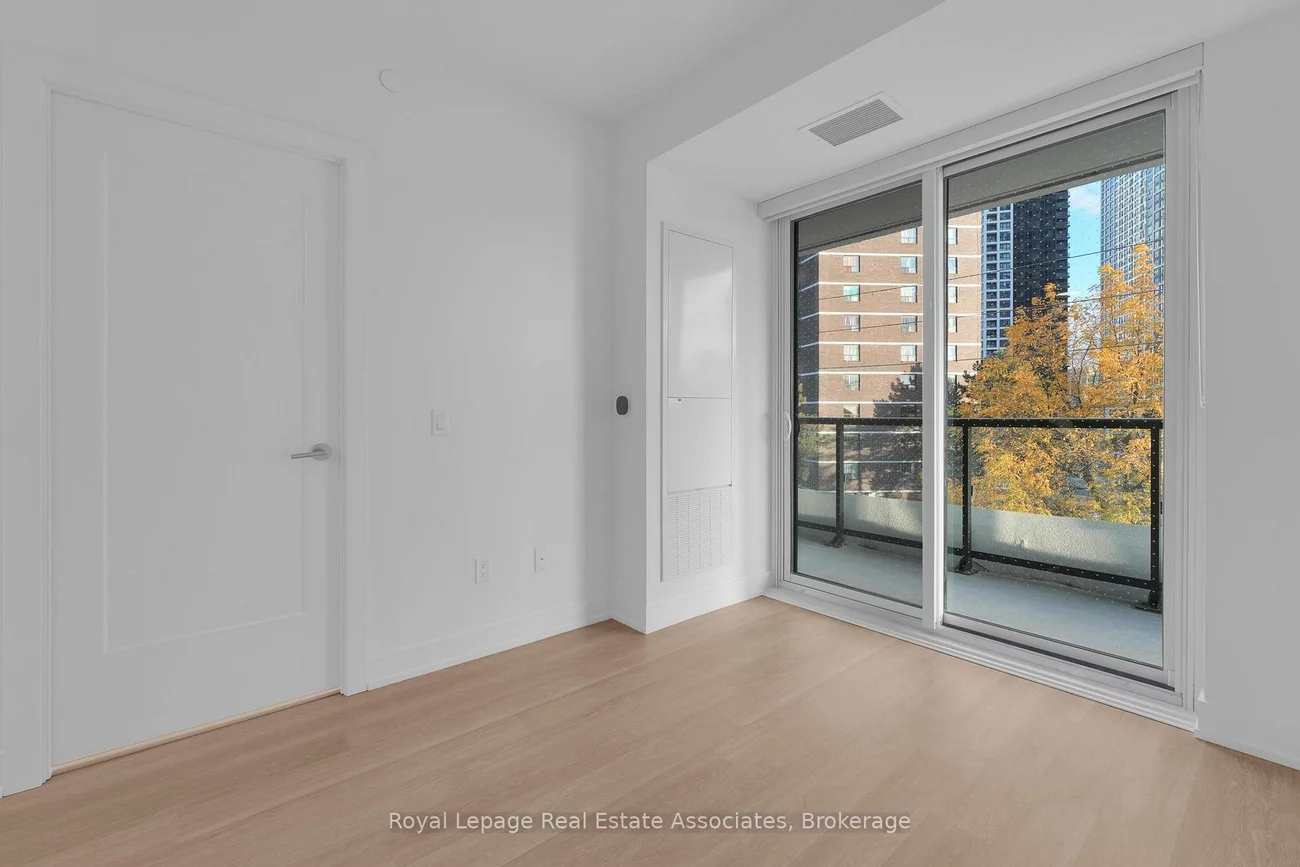 60, CENTRAL PARK ROADWAY, Islington-City Centre West, Toronto