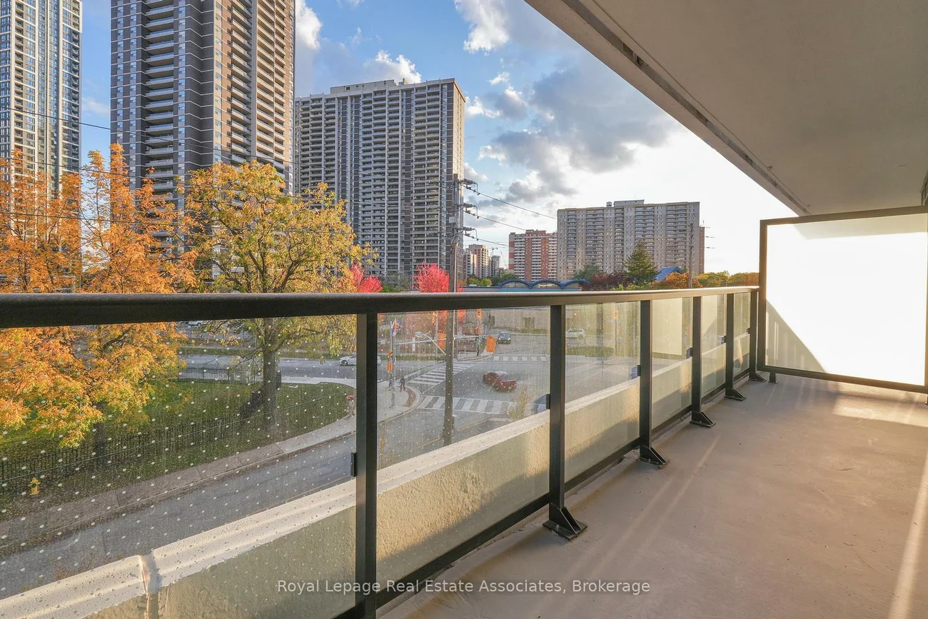 60, CENTRAL PARK ROADWAY, Islington-City Centre West, Toronto