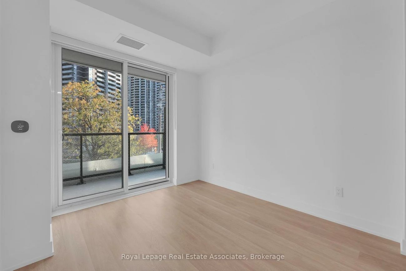 60, CENTRAL PARK ROADWAY, Islington-City Centre West, Toronto