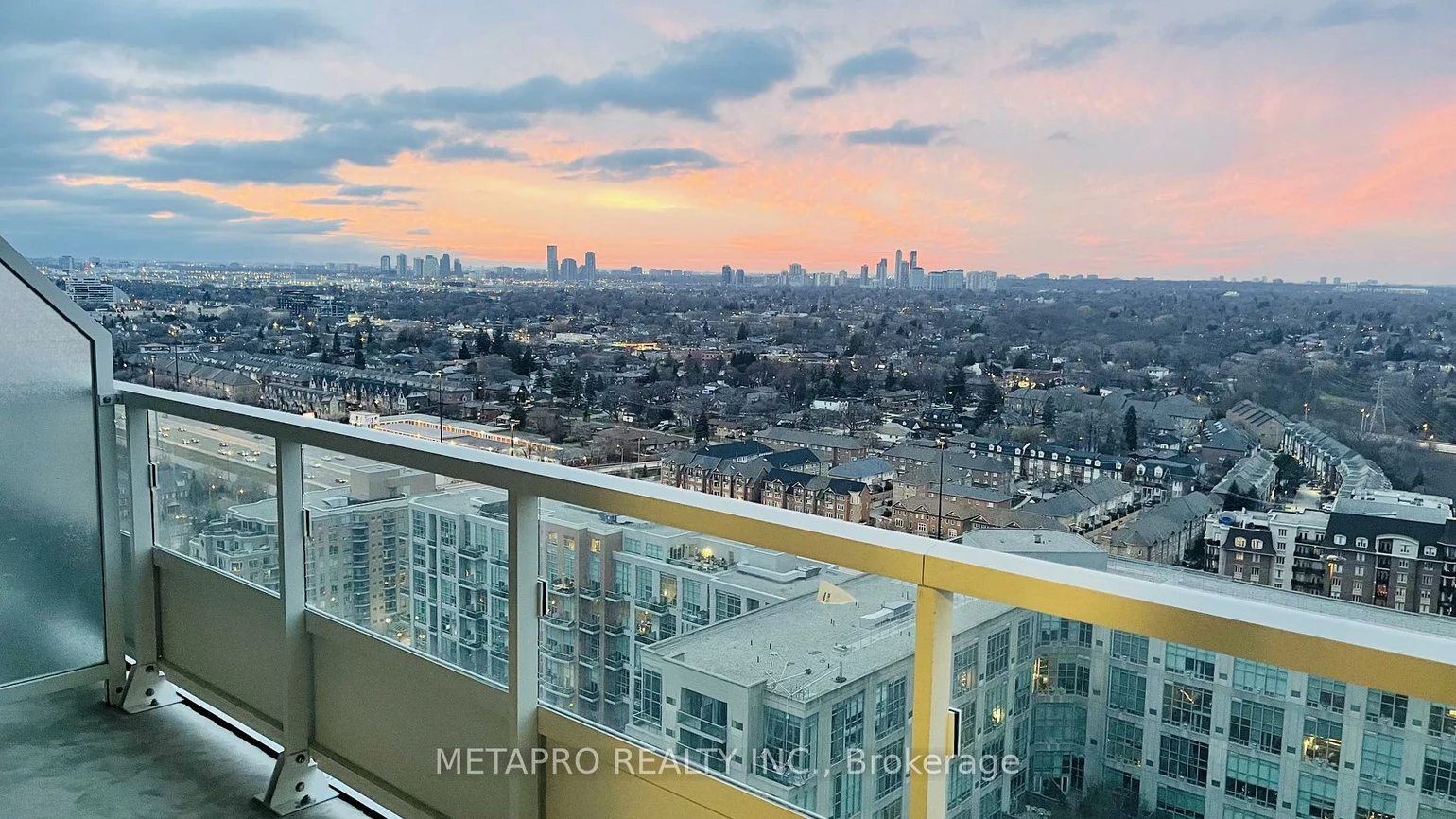 251, Manitoba, Mimico, Toronto