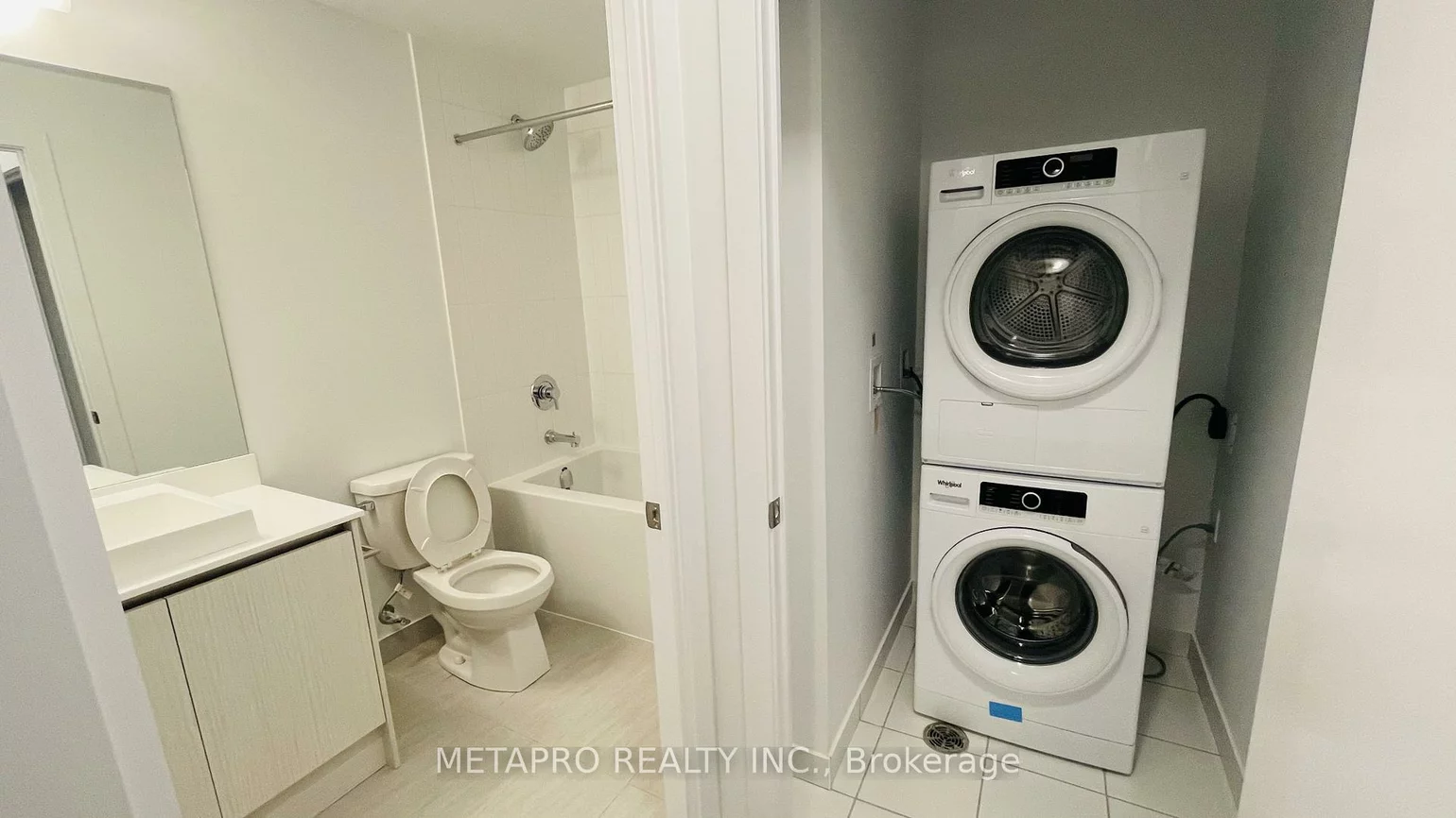 251, Manitoba, Mimico, Toronto