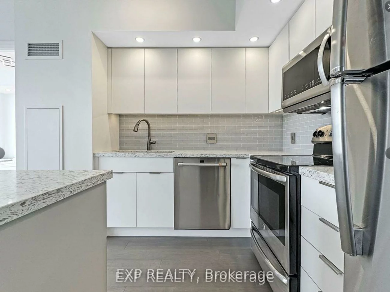 2200, Lakeshore, Mimico, Toronto